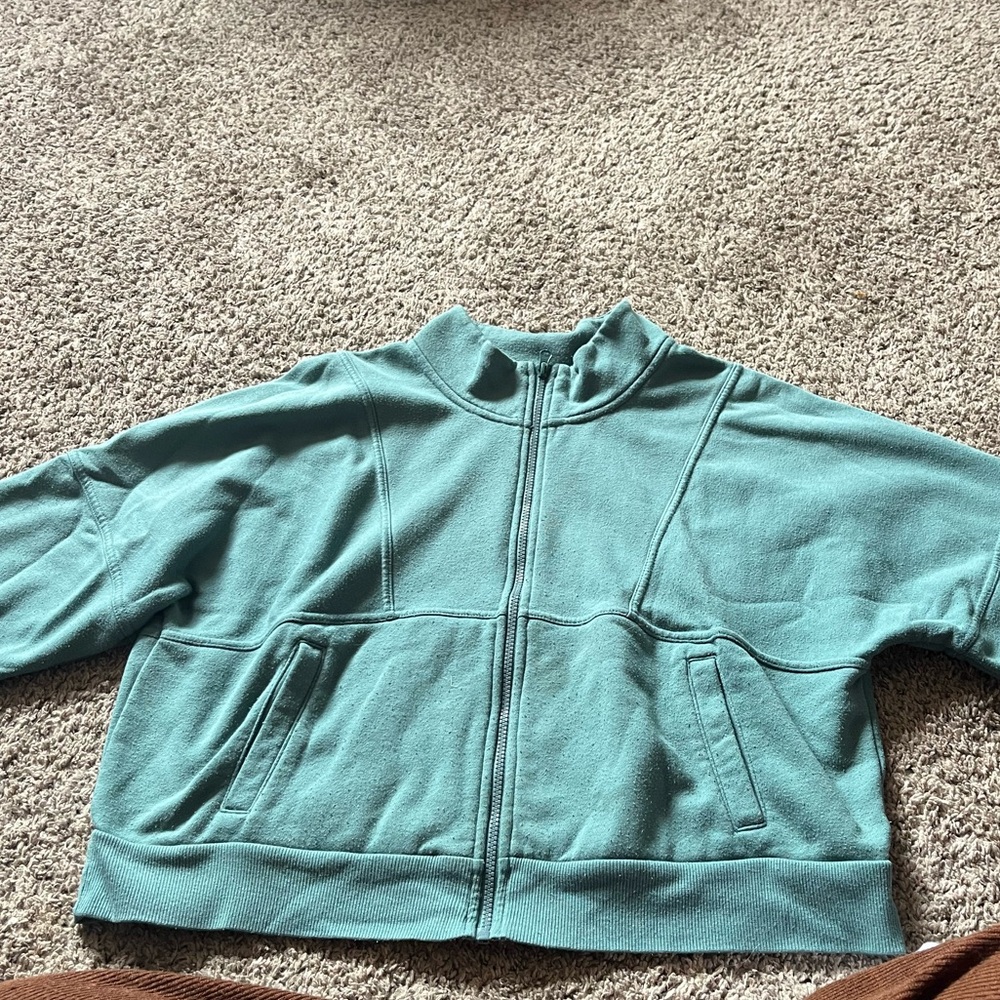 Really comfy teal cropped zipup